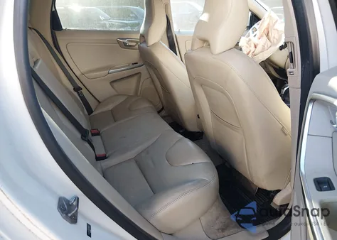 2015 Volvo Xc60 T5/T5 Premier from USA, damaged, VIN YV4612RK5F2676879